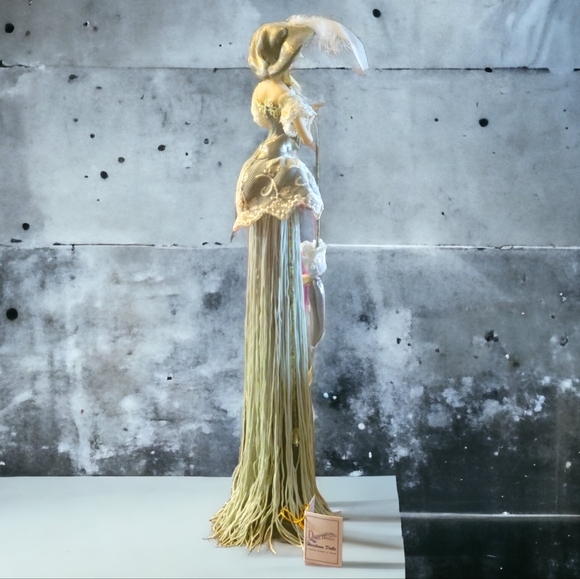 Vtg Duck House Heirloom Victorian Tassel Doll Umbrella Feather Hat COA Geraldine - Picture 6 of 16